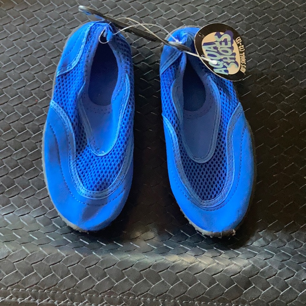 Water shoes